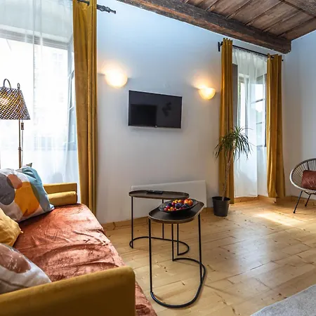 Apartment Deluxe *